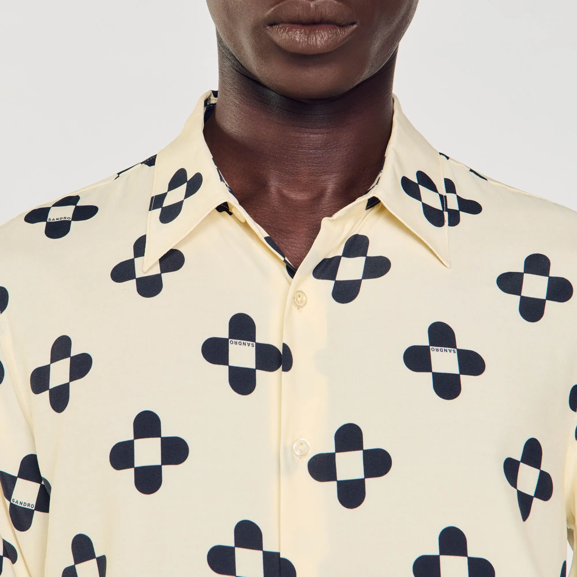 Homem Sandro Paris Camisa Flor Cruzada