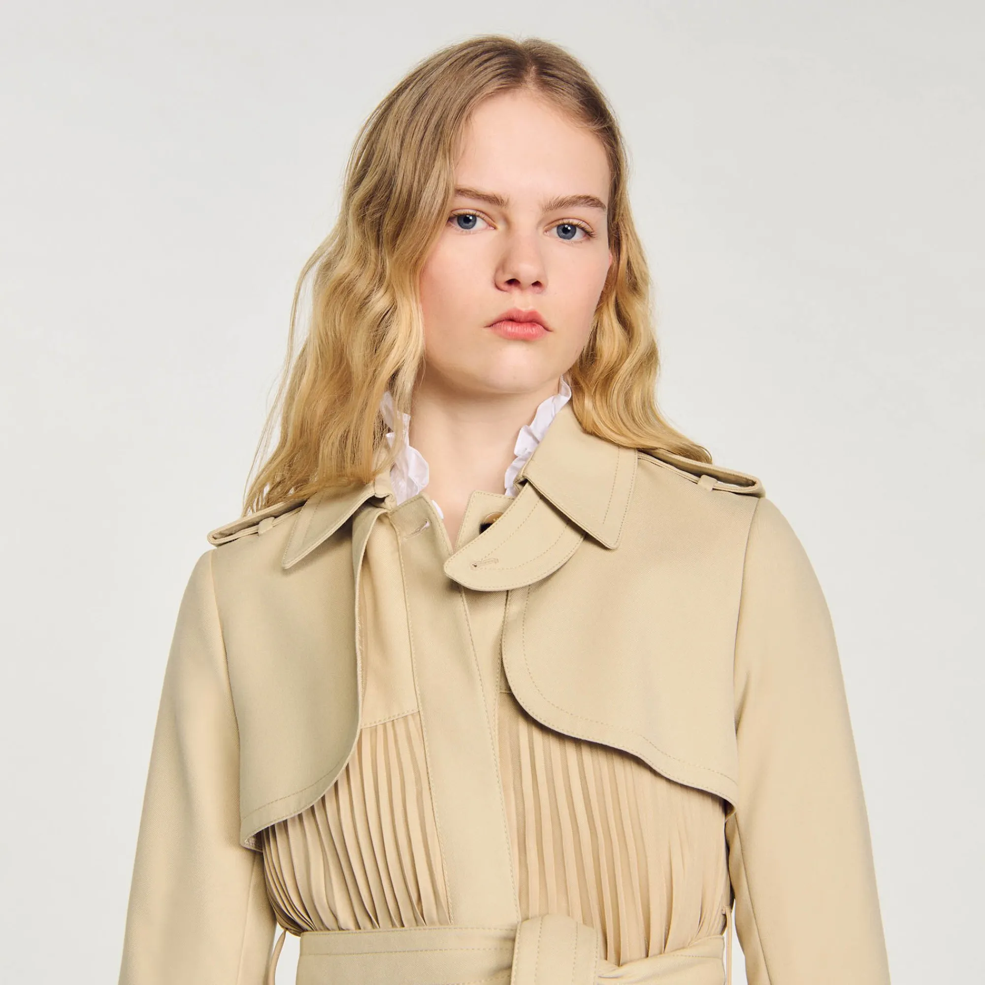 Mulheres Sandro Paris Trench Coat Plissado Com Cinto